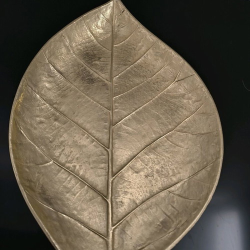 Decorative tray shaped like a feather like new
