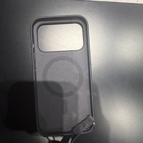Θήκη iPhone 17 Pro αυθεντική με μαύρο λουράκι καινούργια