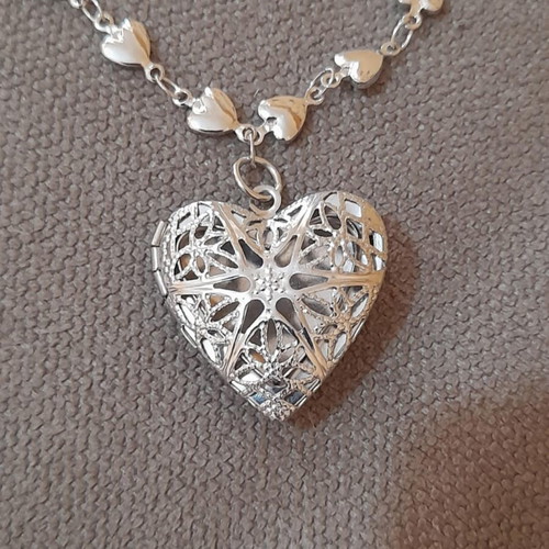 Heart locket pendant new, silver color