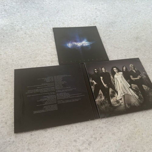 Evanescence 2011 CD and DVD deluxe version like new, rock