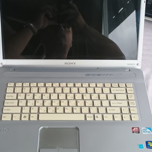 Laptop Sony Vgn-Nw21Ef used, Intel Pentium, 4GB RAM, 14-inch screen