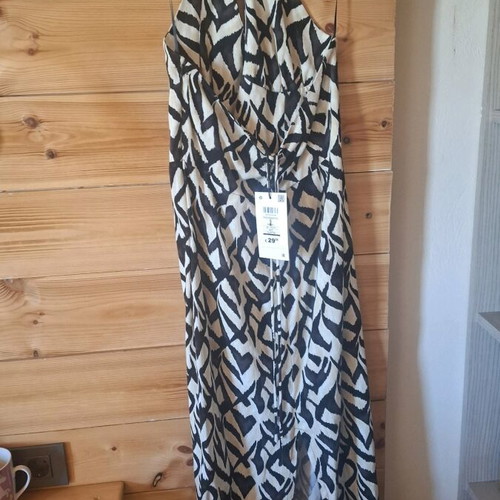 Dress long with back slit and open back, new