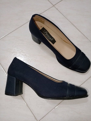 Vintage fabric pumps size 37 like new, blue color