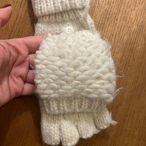 American Eagle gloves used, white and beige