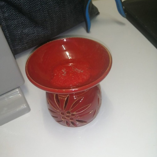 Aromatherapy burner like new, 10 cm height and 11 cm diameter