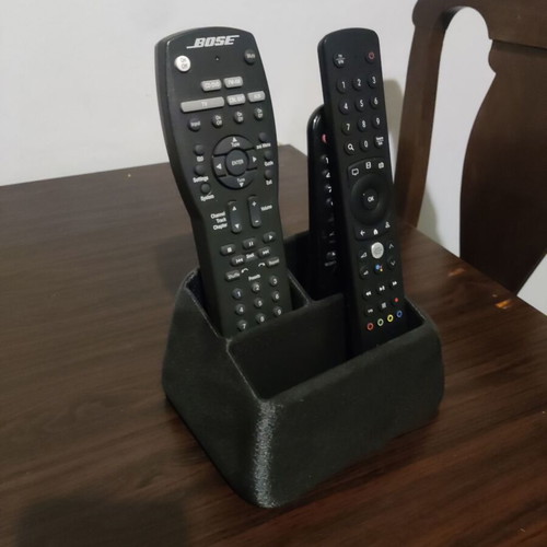 Remote organiser small for up to 4 remotes new