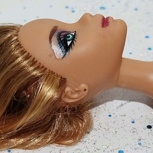 My Scene Nia doll used, very rare, nude with flaws