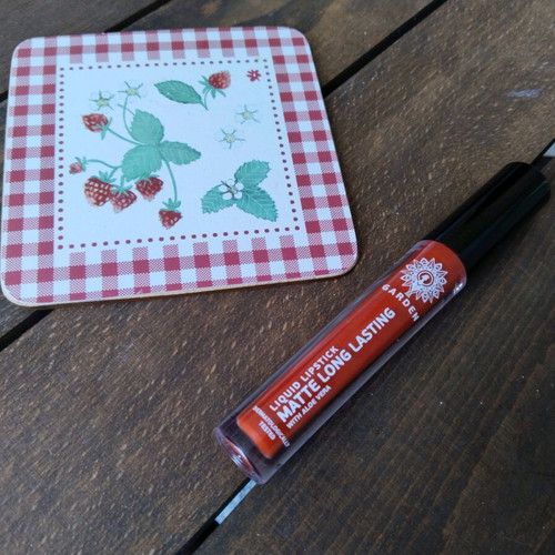Glorious Red Matte Liquid Lipstick by Garden like new with aloe vera