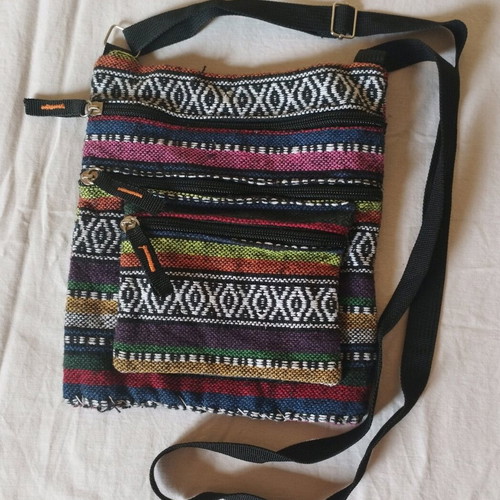 Small hippie crossbody bag like new, multicolored
