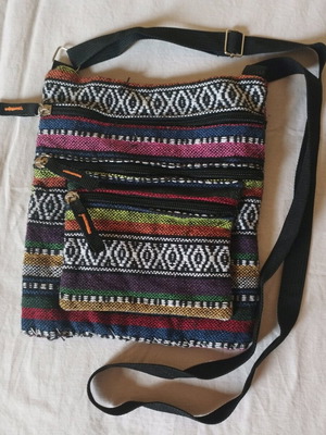 Small hippie crossbody bag like new, multicolored