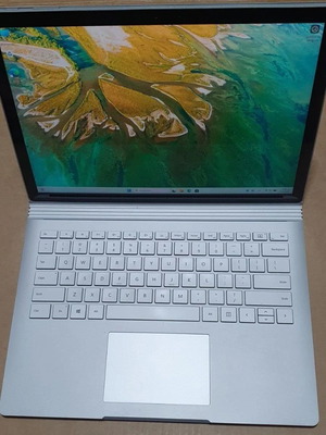 Surface Book 2 13.5'' i7-8650U/16GB/1TB/GTX 1050 like new 2-in-1 laptop and tablet
