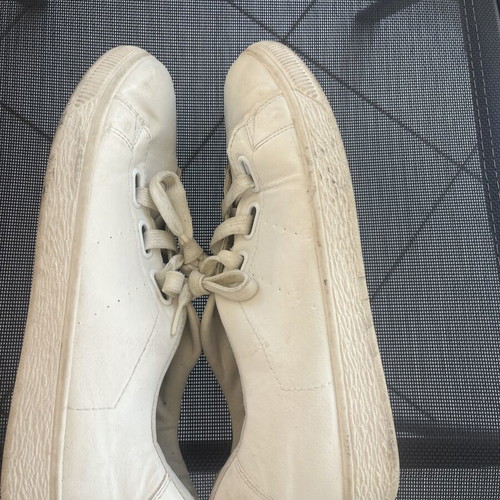 Unisex Athletic Shoes Size 41 White Like New
