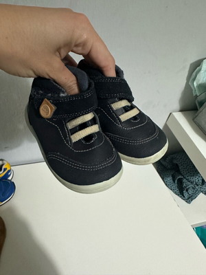Gios eppo baby shoes used, size 20 or 21, anatomical, missing one tongue