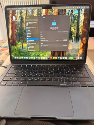MacBook Air M4 like new with protective case