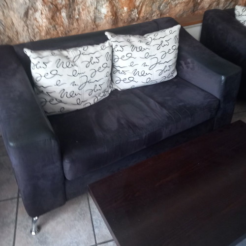 Sofa set with two armchairs and coffee table like new