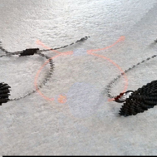 Βραχιόλι μεταλιζέ ροζ χρυσό με μαύρο φυλλαράκι και πέτρες αιματίτη χειροποίητο