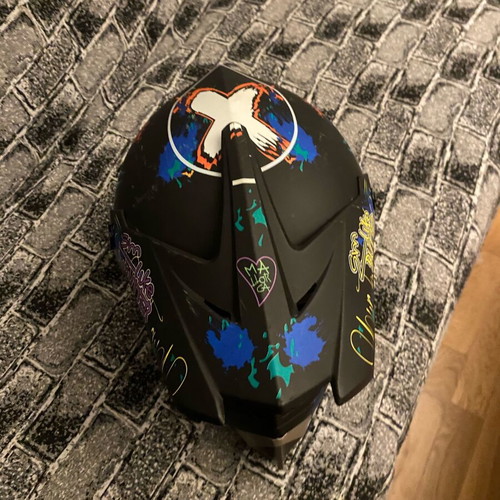 Helmet new, scratch-free