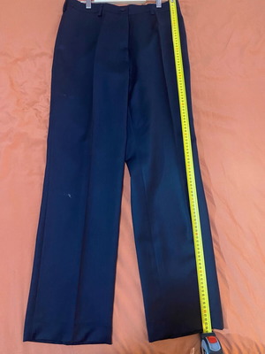 Дамски панталон като нов, тъмносин, размер 48