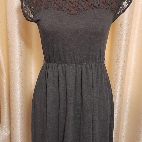 Pull & Bear dress gray with lace back like new, size M