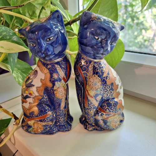 Decorative ceramic cats like new, hand-painted blue with gold ornaments