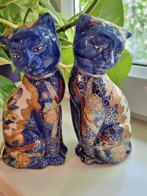 Decorative ceramic cats like new, hand-painted blue with gold ornaments