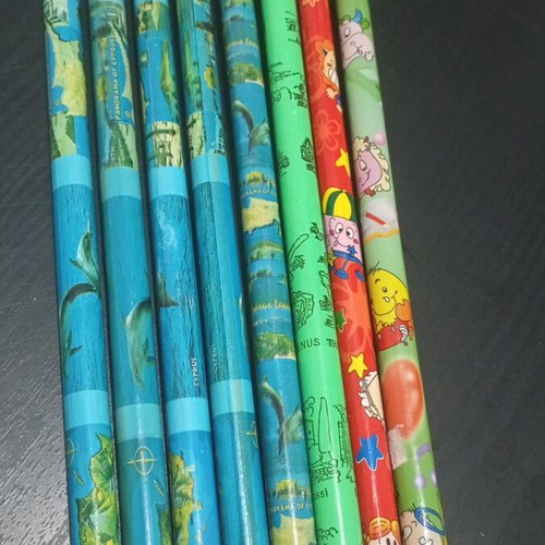Large pencils like new, set of 8
