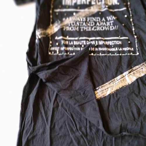 T-shirt black with inscriptions like new, cotton, front shorter back longer