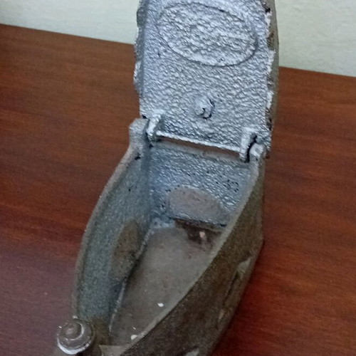 Antique charcoal iron like new