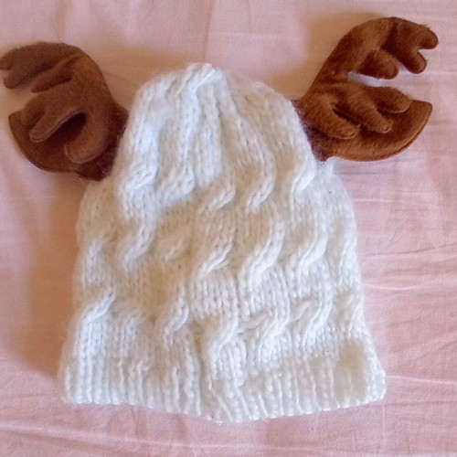 Children's reindeer hat like new, white