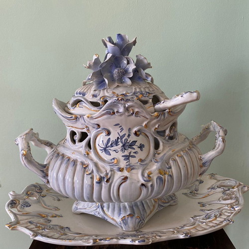 Porcelain soup tureen 1960 in like new condition
