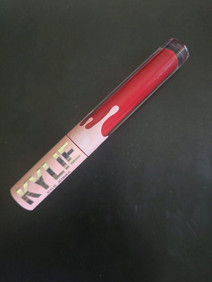 Kylie Cosmetics Lipstick Matte like new, shade 402