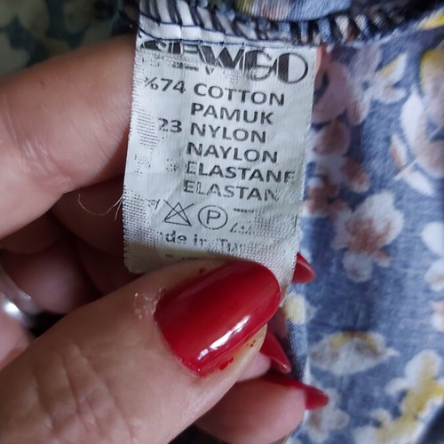 Sewgo women's shirt like new with sleeve regulation and golden buttons