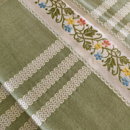 Vintage set tablecloth 150x150 and three placemats new