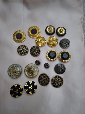 Decorative clothing buttons, 8 pairs, black gold silver