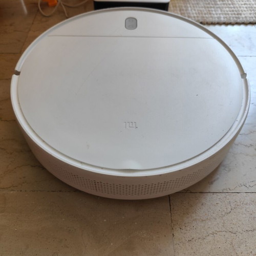 Xiaomi Mi Robot Vacuum-Mop Essential used, 90min autonomy, 90sqm coverage, white