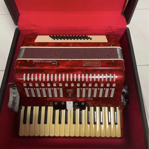 Parrot accordion
