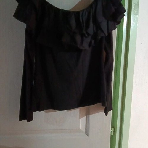 H&M black top blouse size S, like new, elastic