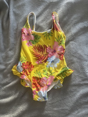 Swimsuits like new, size S, pack of 20, floral and green