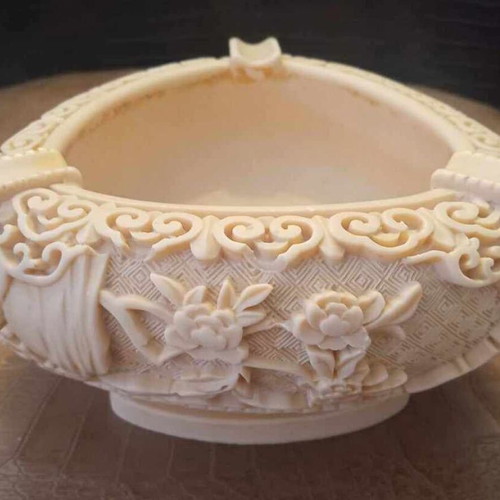 Resin vase and ashtray set like new, 2 pieces