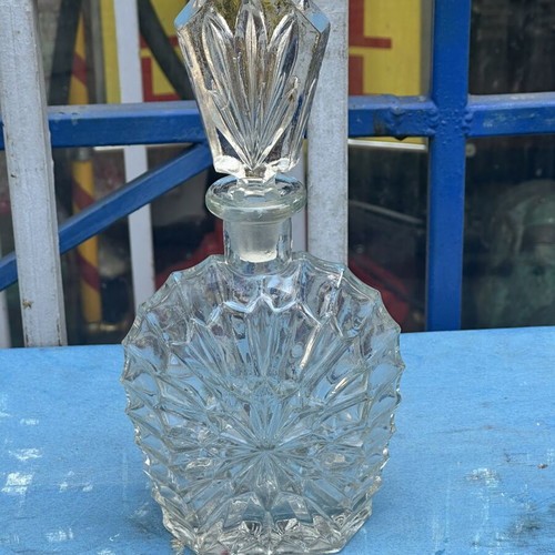 Vintage Crystal Whiskey Decanter with Stopper used, heavy cut glass