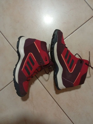 Adidas kids' red athletic boots size 39.5