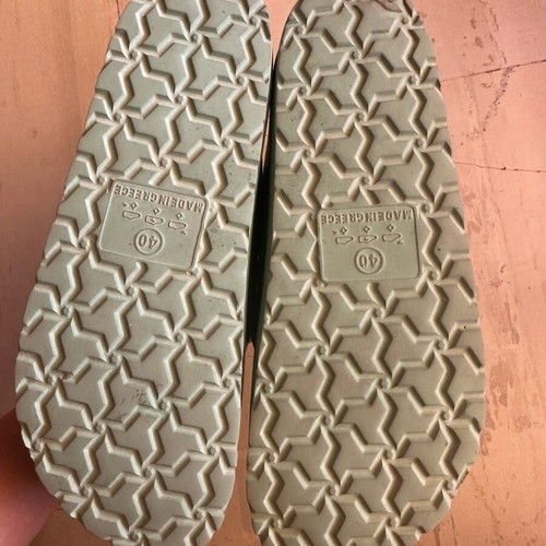 Beach slippers used, size 40