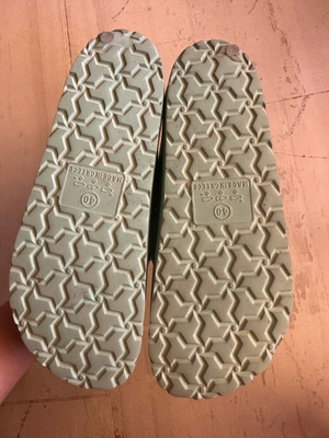 Beach slippers used, size 40