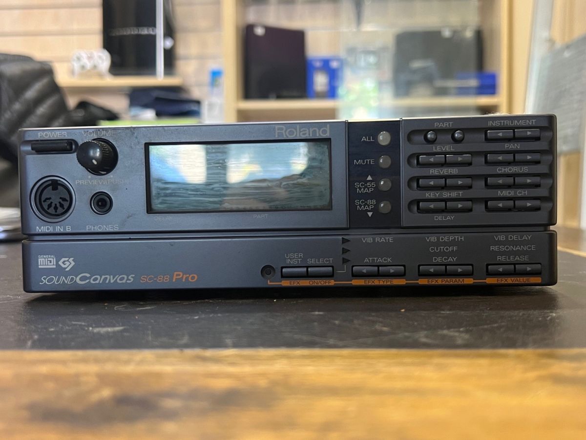 Roland Sc-88 Pro звуков модул употребяван - € 350,00 - Vendora.bg