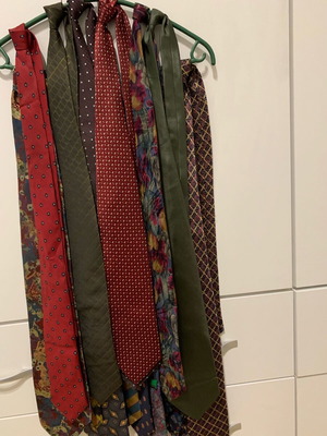 Silk tie collection like new, 22 pieces multicolored