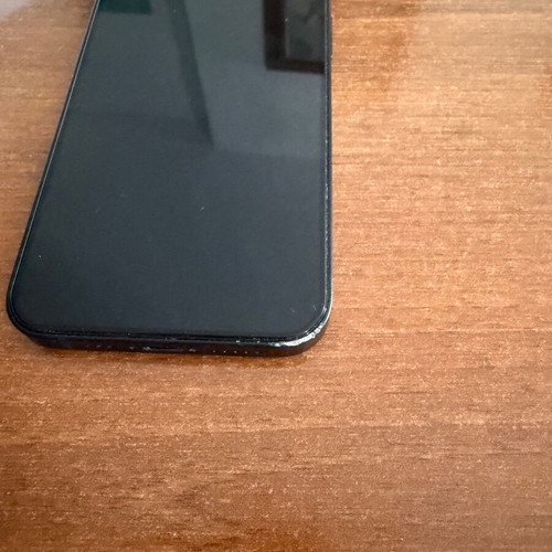 iPhone 13 128GB used, black, battery needs service, includes two fast charging cables