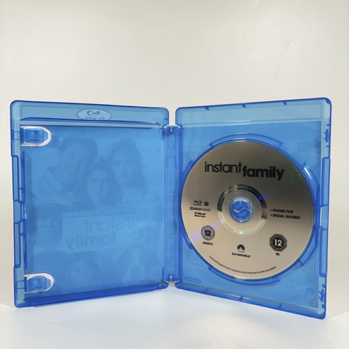 Instant Family Blu-ray like new with Greek subtitles