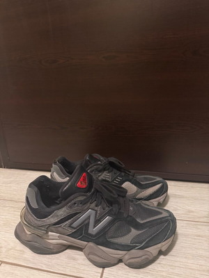 New Balance 9060 used black and gray sports shoes size 39.5