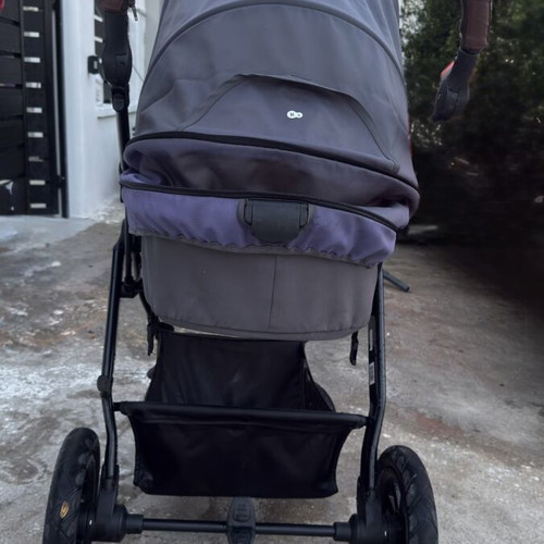 Kinderkraft 3-in-1 grey stroller with car seat