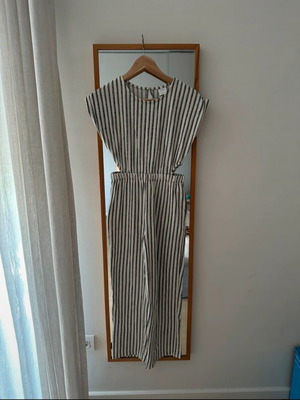 Ολόσωμη φόρμα Zara XS, κατάλληλη για ύψος 1.64 μ.
